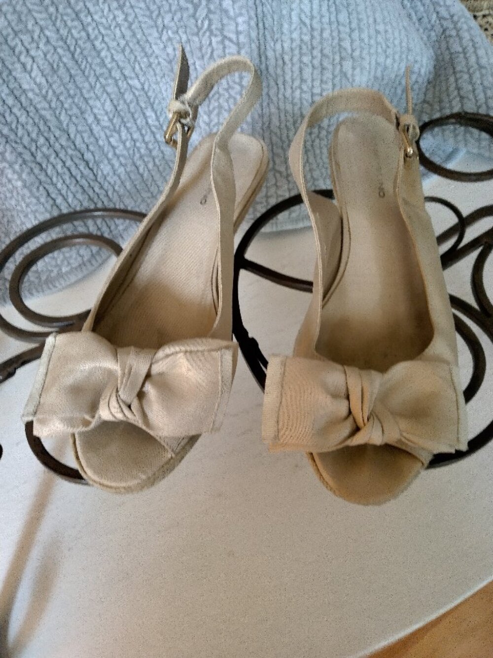 Espadrilles wedges, sling back, size 6.5, 2" heel, tan silk like fabric, bow